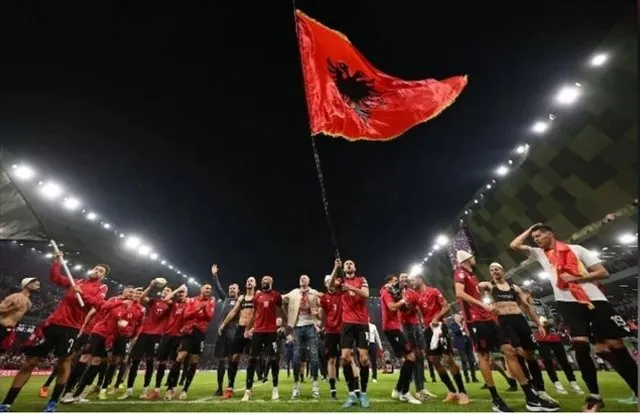 Kalendari i marsit kuqezi/ Ekipet kombëtare në misione “ndërkombëtare” dhe sfida historike