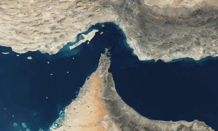 Kalojnë anijet e naftës-Hapet Ngushtica e Hormuzit! Irani: Do të godasim vetëm anijet e SHBA dhe Izraelit