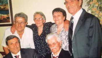 “Kalova brenda ditës nga festa e 80 vjetorit të lindjes te humbja e vëllait”, mesazhi i Namik Dokles: Çfarë i bie njeriut, e mban