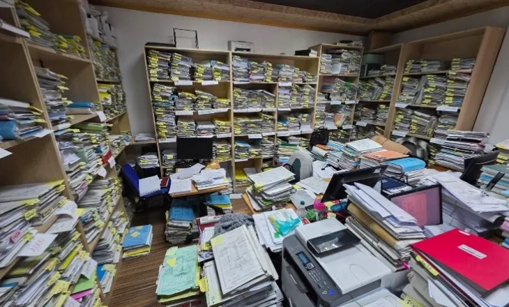 ‘Kam 35 vite nëpër gjyqe’, BIRN: Stoku shtohet, kosto të mëdha për qytetarët që kërkojnë drejtësi