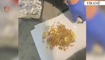Kamzë/ Transportonte mallra të kontrabanduara, 26-vjeçari kapet me 524 gramë flori, në kërkim dy bashkëpunëtorë