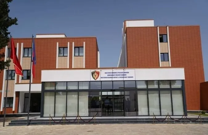 Kapen dy “guerrilasit”, kanosën policinë e Shkodrës me armë, në kërkim Barush Bregu