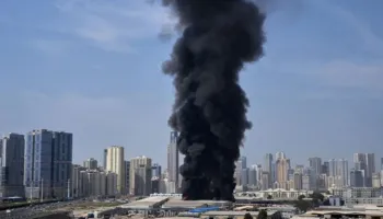 Katastrofë në Gjirin Persik/ Mbi 1,900 raketa dhe dronë nga Irani godasin Emiratet!