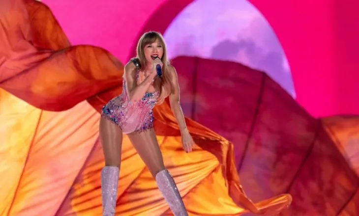 Këngët e Taylor Swift mund të jenë ‘të rrezikshme’ për drejtimin e makinës