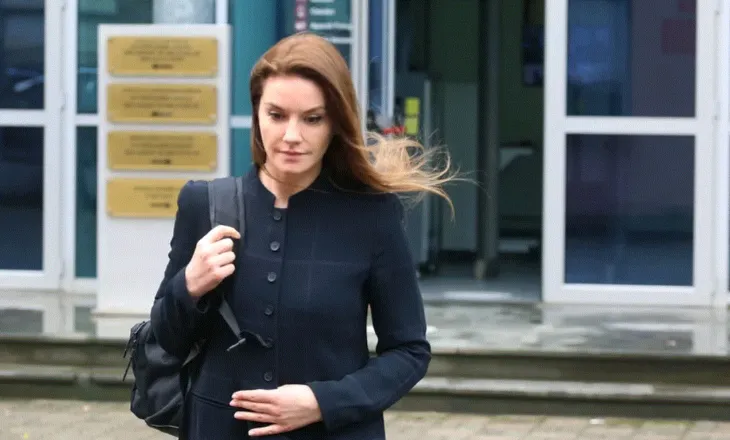 Kërkon të dalë jashtë shtetit, GJKKO heq masat e sigurisë për Ajola Xoxën