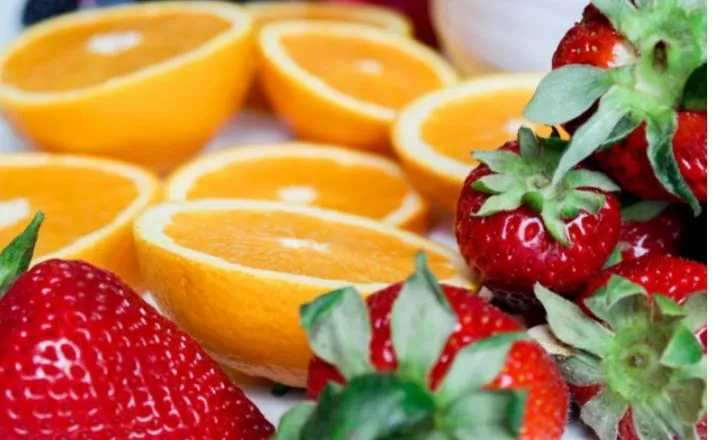 Këto janë 5 frutat e dobishme për shëndetin e zorrëve