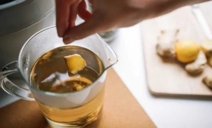 Këto janë ushqimet dhe pijet më të mira për të ndihmuar në luftimin e refluksit