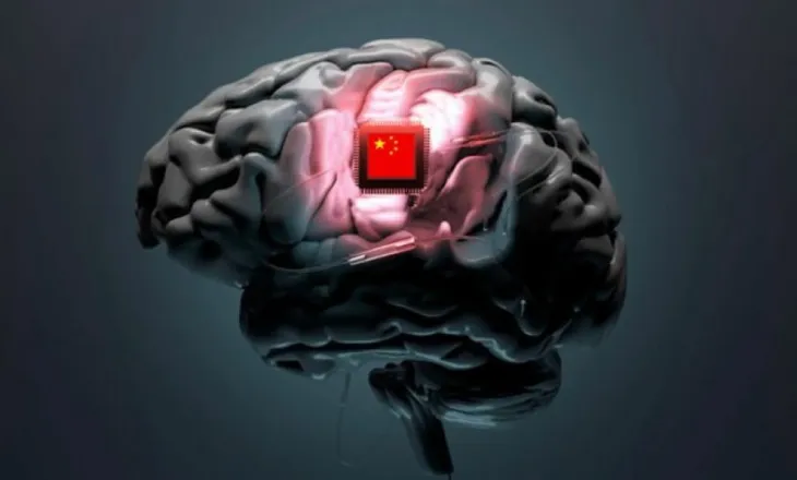 Kina ka miratuar implantin e parë të trurit në botë për komercializim