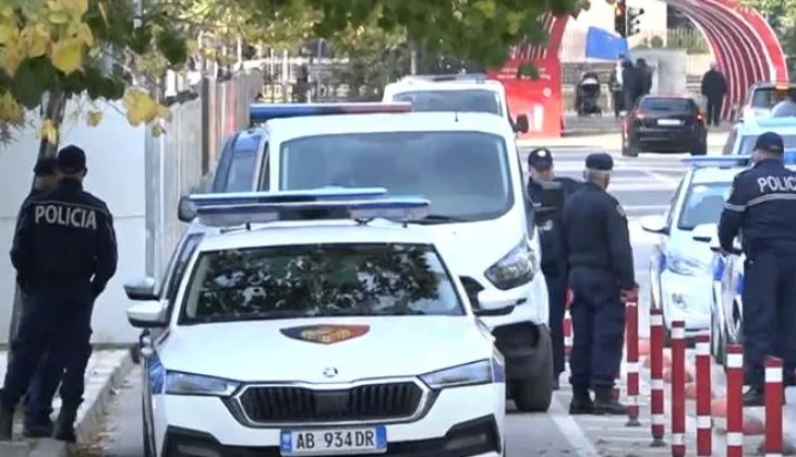 Kishte punësuar në mënyrë të paligjshme tetë shtetas turq, procedohet një grua në Tiranë