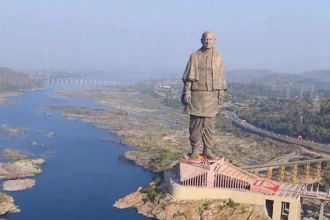 Kjo është statuja më e lartë në botë- ja ku gjendet