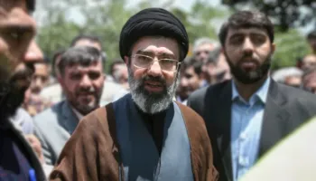 Klerikët e Iranit vënë në pikëpyetje aftësinë e Mojtaba Khameneit për të qeverisur, çfarë po ndodh me liderin e sapozgjedhur