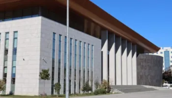 KLP mori në mbrojtje prokuroren, Gjykata Administrative rrëzon vendimin, i jep të drejtë ILD-së për masën disiplinore