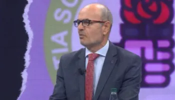 Koçi për përjashtimet e këshilltarëve demokratë të Durrësit: Këto veprime vetëm forcojnë mazhorancën, PD është në…