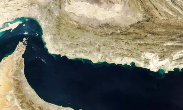 Kodet sekrete dhe pagesat në juan, si funksionon “kasa” iraniane në Hormuz