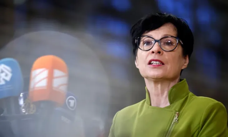 Komisionarja Kos shtyn vizitën në Kosovë, zbulohet arsyeja