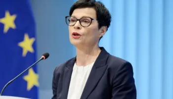 Komisionerja Kos anulon vizitën në Kosovë për shkak të zhvillimeve politike