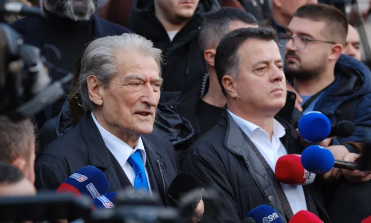 “Komunistë që keni marrë peng opozitën”, Kokalari nuk i ndahet Nokës: Berisha nuk është i djathtë…