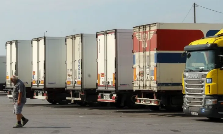 Konflikti në Lindjen e Mesme godet tregun, transporti në vend rrit tarifat deri në 10%