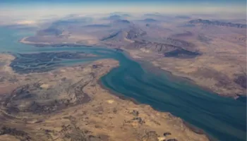 Konflikti në Lindjen e Mesme prek Ngushticën e Hormuzit/ Irani kërcënon të sulmojë anijet me mallra, rriten tensionet me Kinën