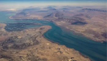 Konflikti në Lindjen e Mesme prek Ngushticën e Hormuzit/ Irani kërcënon të sulmojë anijet me mallra