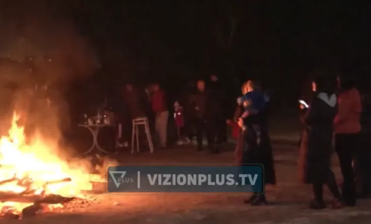 Korça pret pranverën me zjarre, Dita e Verës festohet në të gjithë vendin