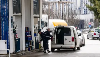 Kosova vendos masa mbrojtëse për çmimet e naftës