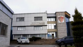 Kreu marrëdhënie seksuale me tre të mitur, caktohet masa “arrest me burg” për 67-vjeçarin në Gjirokastër