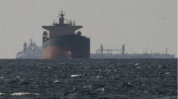 Kriza në Ngushticën e Hormuzit, rreth 2,000 anije dhe 20 mijë marinarë të bllokuara