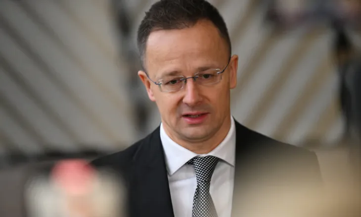 Kryediplomati hungarez u përgjua nga BE? Nisin hetimet për çështjen e bujshme