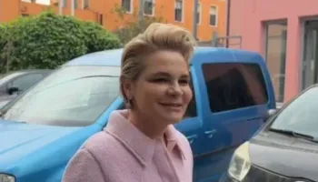 Kryemadhi paraqitet në GJKKO, nuk kursen batutat: Sidoqoftë do shihemi një herë në muaj!