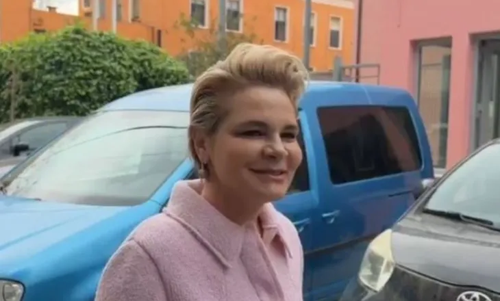 Kryemadhi paraqitet në GJKKO, nuk kursen batutat: Sidoqoftë do shihemi një herë në muaj!