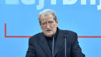 “Kryengritja më e fuqishme”, Berisha thirrje qytetarëve: Më 22 mars të mbushin rrugët dhe sheshet e Tiranës!