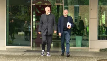 Kryesocialisti Rama zbret në terren dhe takon strukturat e PS në Njësinë 2, prezanton ekipin e ri drejtues