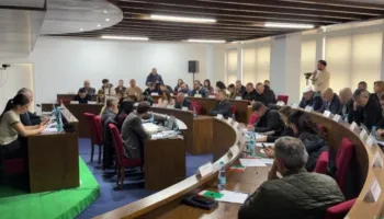 Kryetarja e PD akuzon kreun e Kadastrës: Pazaret për certifikatat e pronësisë bëhen në kafe