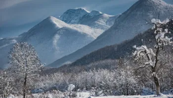 Kthehet bora në Ballkan: Fronti polar sjell gjysëm metri dëborë në Kroaci/ Moti i keq nuk do të “kursejë” as Kosovën