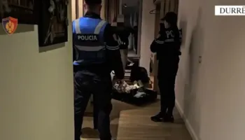 Kthyen apartamentet në Durrës në ‘fole’ prostitucioni, arrestohen dy braziliane
