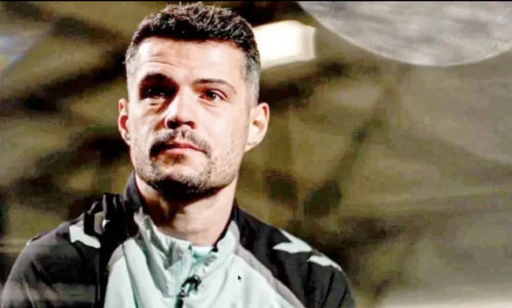 Kujton sakrificën e prindërve, Granit Xhaka shpërthen në lot gjatë intervistës për faqen zyrtare të Premier League