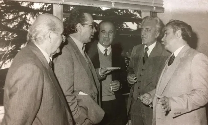 Kur Dritëro Agolli i rrëfehej Ali Podrimjes për raportin me Ismail Kadarenë