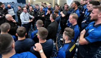 Kurti takon kombëtaren e Kosovës para sfidës me Turqinë: Besoni te vetja juaj, siç besojmë ne te ju