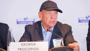 Kush është biznesmeni grek që po sfidon tensionet në ngushticën e Hormuzit