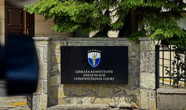 Kushtetuesja ndalon dekretin e Osmanit për shpërndarjen e Kuvendit të Kosovës/ Vendos masë të përkohshme deri në fund të muajit