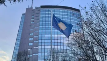 Kushtetuesja ngriu dekretin e shpërndarjes së Kuvendit, Qeveria e Kosovës: Presim qartësi të plotë