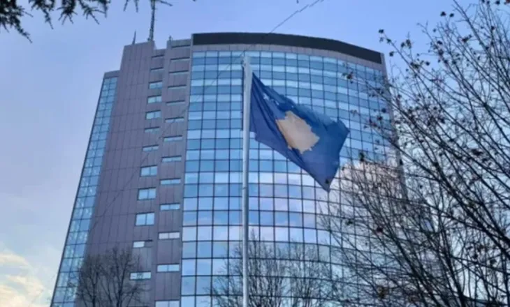 Kushtetuesja ngriu dekretin e shpërndarjes së Kuvendit, Qeveria e Kosovës: Presim qartësi të plotë