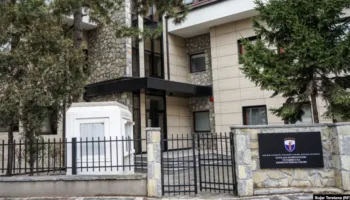 Kushtetuesja vendos masë të përkohshme ndaj dekretit të Osmanit për shpërndarjen e Kuvendit