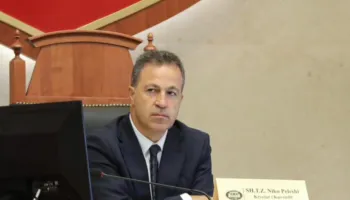 KUVENDI LIVE / Debati për Librazhd-Prrenjas, Peleshi i përgjigjet PD-së: Rrugët nuk ndërtohen me fjalime