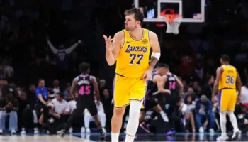Lakers triumfojnë në fushën e Miami me 60 pikët e Doncic, Detroit komandon në Lindje