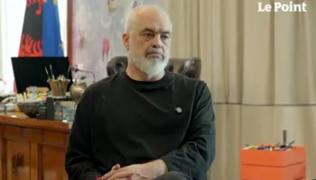 Le Point: Porti i Durrësit, qendër e madhe e pastrimit të parave në qiell të hapur