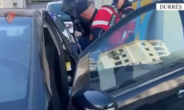 Lëvizte i armatosur me pistoletë pa leje, arrestohet 28-vjeçari në Durrës, rezulton i dënuar për vrasje