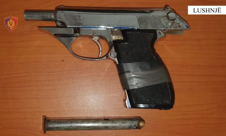 Lëvizte i armatosur në Lushnjë, shpallet në kërkim 21-vjeçari, arrestohen 5 shokët e tij (EMRAT)
