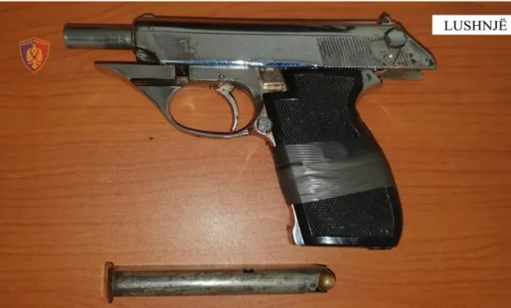 Lëvizte i armatosur, shpallet në kërkim 21-vjeçari në Lushnjë. Arrestohen 5 shokët e tij